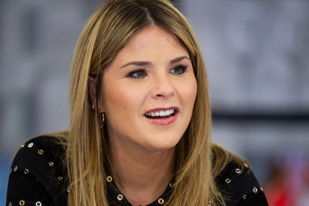 Jenna Bush Hager sinh ngày 25/11/1981 tại Dallas, Texas, Mỹ. Cô là con gái của Tổng thống George W. Bush và cựu Đệ nhất phu nhân Laura Bush. Jenna còn có một chị gái sinh đôi là Barbara. Ảnh: Bloomberg.