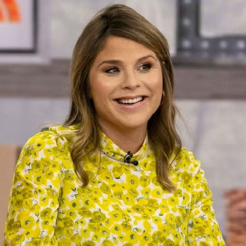 Cô từng làm trợ giảng trong một năm rưỡi tại một ngôi trường ở Washington, tham gia viết sách,...Ảnh: Prevention.