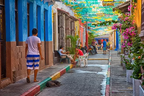 Con phố ở Cartagena (Colombia) - một trong những thành phố lãng mạn nhất thế giới.