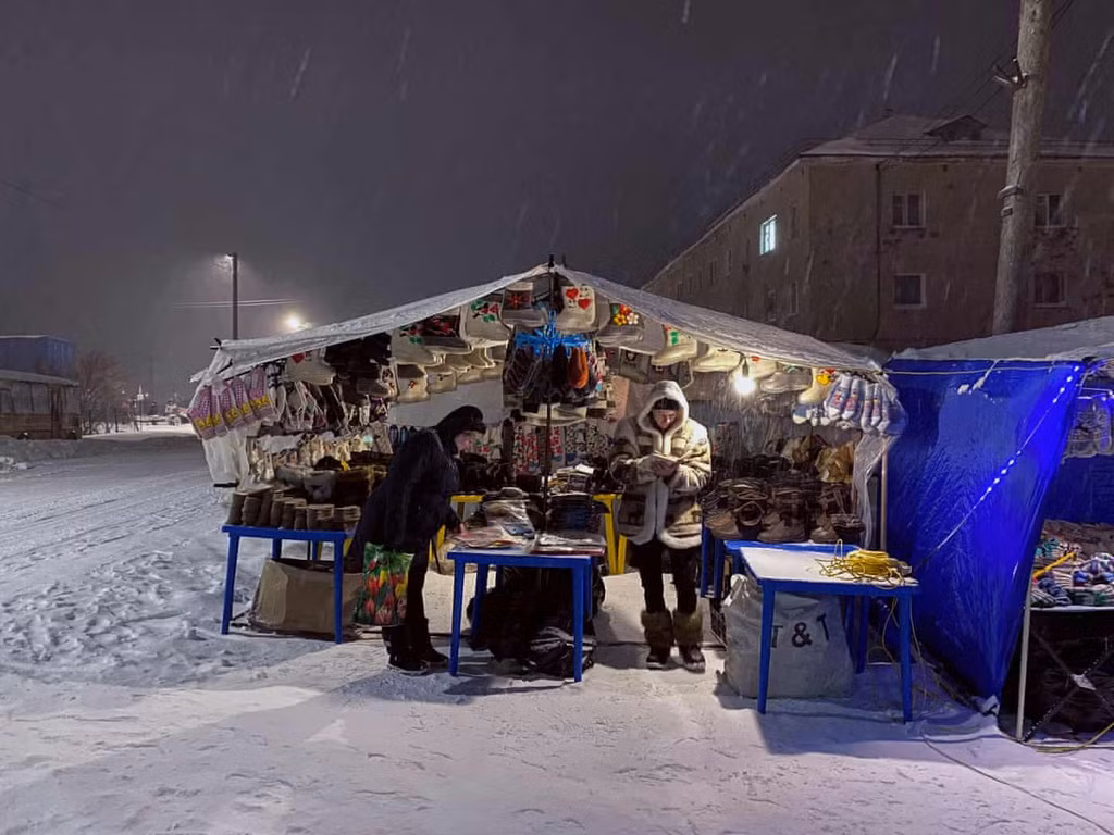 Kinh ngac cuoc song o thanh pho Nga khong Mat Troi suot hon mot thang-Hinh-9