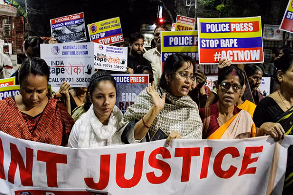 Chan dong vu thieu song nan nhan hiep dam dang tren duong den toa