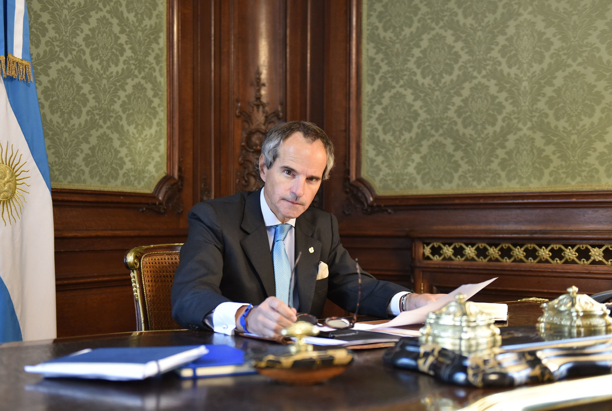 Tân Tổng giám đốc IAEA Grossi là một nhà ngoại giao chuyên nghiệp với hơn 35 năm kinh nghiệm trong lĩnh vực giải trừ quân bị và không phổ biến.