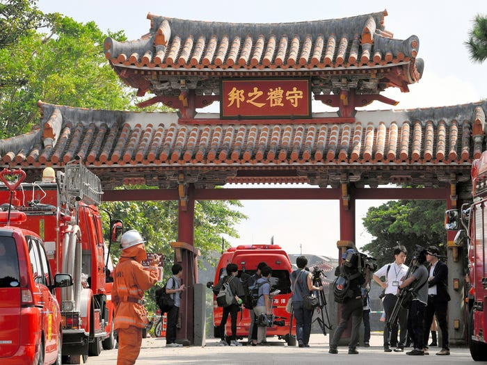 Ngày 31/10/2019, ngọn lửa lớn đã thiêu rụi phần lớn ngôi đền Shuri nổi tiếng, được xây dựng từ thế kỷ 14 của Nhật Bản. Được biết, ngôi đền Shuri đã được UNESCO công nhận là Di sản thế giới.