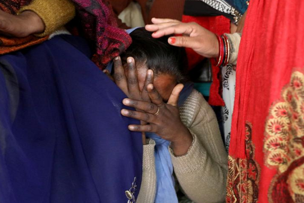 Nan nhan hiep dam chet tuc tuoi sau khi bi thieu song tren duong den toa