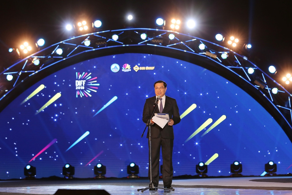 Phát biểu tại lễ khai mạc, Phó Bí thư thành Ủy - Chủ tịch UBND Thành phố Đà Nẵng - ông Huỳnh Đức Thơ khẳng định: “Tiếp nối thành công của năm 2017, Lễ hội Pháo hoa Quốc tế Đà Nẵng 2018 trở lại với nhiều điểm mới, được kỳ vọng sẽ tạo sự khác biệt, đáp ứng sự mong đợi của quý vị đại biểu và quý khán giả. Bằng những màn tranh tài gây cấn, chuyên nghiệp của các cường quốc pháo hoa, cùng hàng loạt sự kiện đồng hành hấp dẫn khác, DIFF 2018 sẽ làm nên một Đà Nẵng rực rỡ sắc màu lễ hội, mở ra những trải nghiệm khám phá bất tận và mới mẻ cho người dân và du khách đến với Đà Nẵng”.