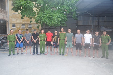 Một số đối tượng bị tạm giữ. Ảnh: Công an tỉnh Hải Dương cung cấp.