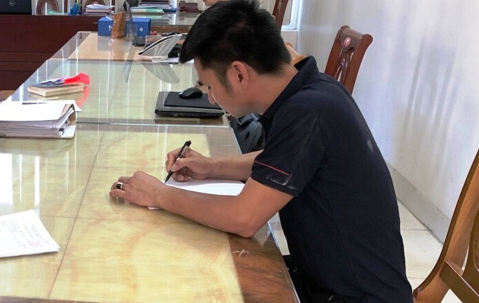 Đối tượng Nguyễn Văn Vương tại cơ quan điều tra. Ảnh: Công an tỉnh Quảng Ninh.