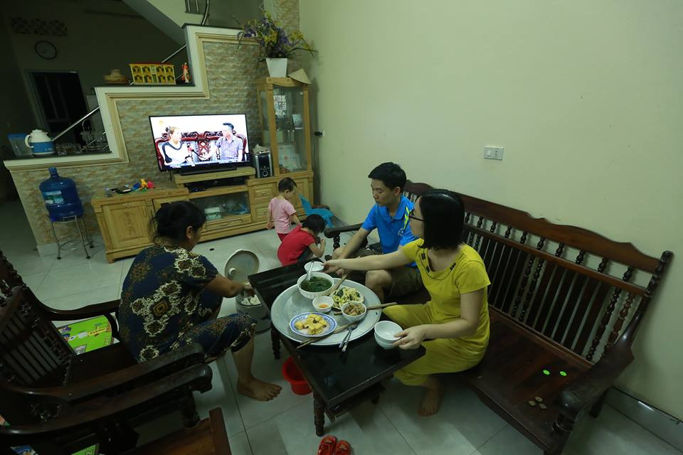 Bữa cơm của bác sĩ Lương với gia đình trước phiên tòa xét xử.