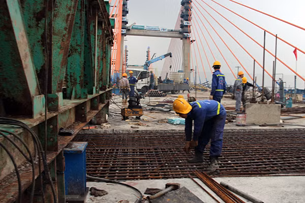 Công trình này được đánh giá là kỳ tích trong lịch sử ngành xây dựng cầu Việt Nam từ trước đến nay, đánh dấu những bước tiến vượt bậc trong quản lý điều hành, thi công.