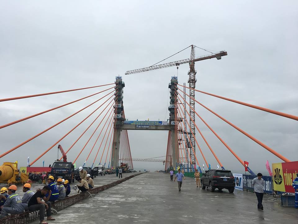 Đặc biệt, cầu dây văng Bạch Đằng được thiết kế chịu được động đất cấp VIII.