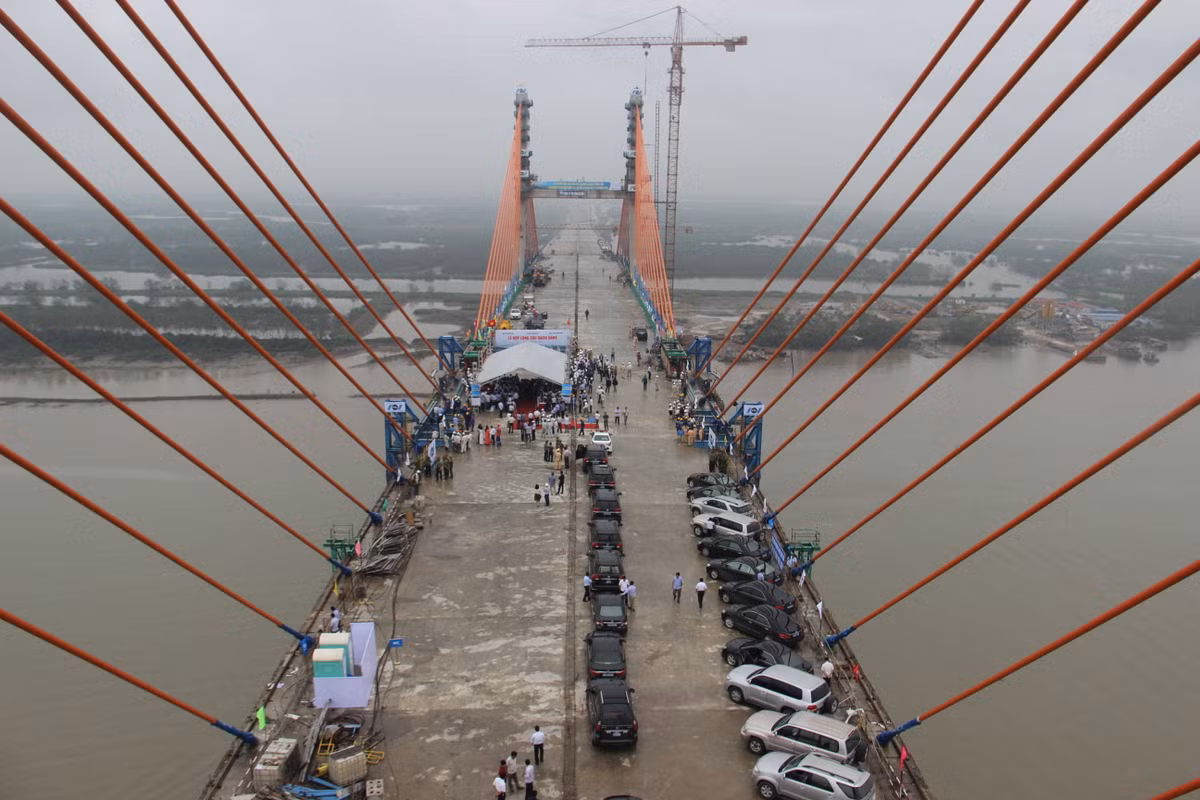 Công trình được đầu tư theo hình thức BOT, với tổng mức đầu tư 7.500 tỷ đồng, trong đó vốn nhà đầu tư 7.300 tỷ đồng.