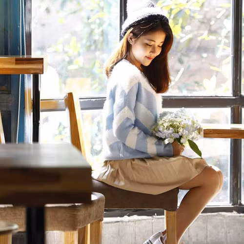 Minh Thư giao tiếp thành thạo bằng tiếng Anh và tiếng Đức.