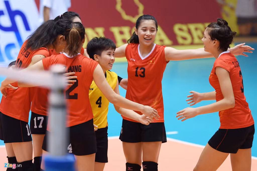 Trong chiều 14/7, Huyền cùng các đồng đội sẽ có trận đấu cuối cùng của giải với đội Đại học Bắc Kinh để tranh vị trí 5 - 6.