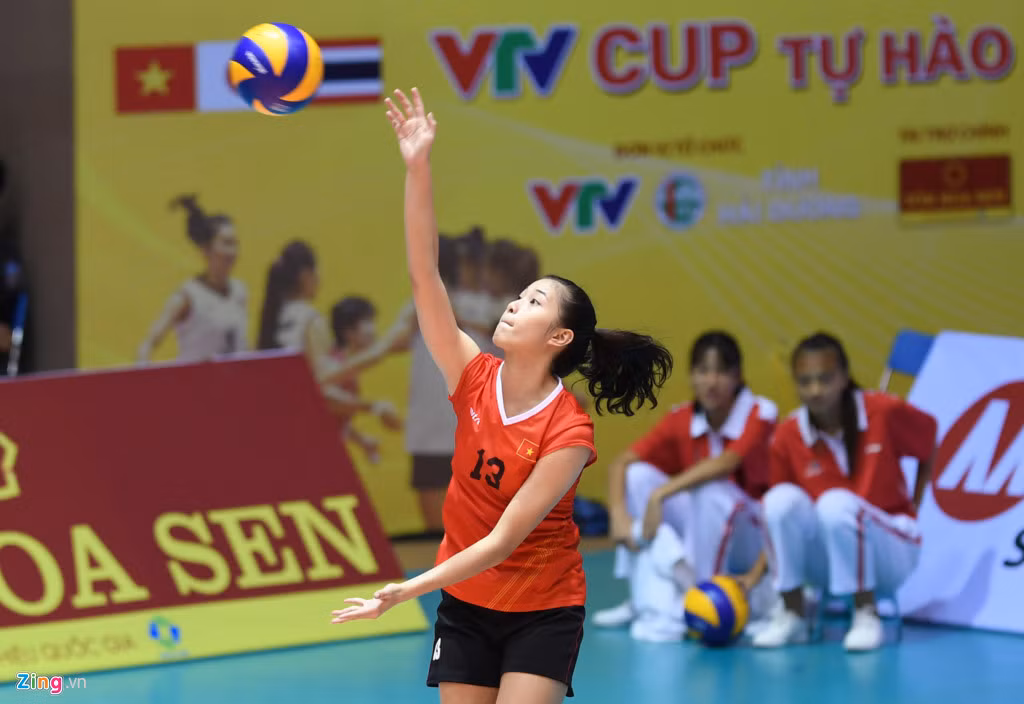 Chiều 12/7 tại Hải Dương, BTC đã tổ chức buổi họp báo bình chọn danh hiệu Hoa khôi của giải. Đây là một trong những danh hiệu được BTC duy trì suốt 13 năm tổ chức và Huyền là một trong những ứng viên sáng giá.