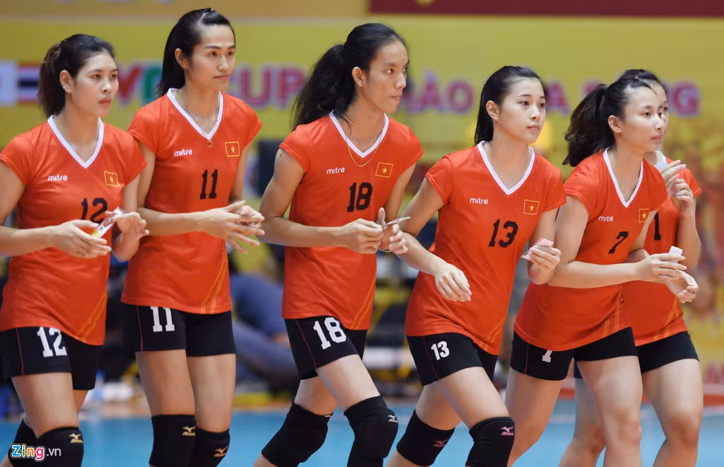 Giải bóng chuyền nữ VTV Cup 2017 tổ chức tại Hải Dương đón nhận làn gió mới khi lần đầu tiên có sự góp mặt của Tuyển trẻ Việt Nam. Đây là đội tuyển gồm các cô gái dưới 20 tuổi, là những vận động viên tiềm năng đến từ các đội bóng chuyên nghiệp trên toàn quốc.