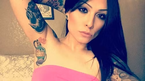 Vậy nên chưa cần bàn đến xấu đẹp, chỉ cần nhìn những hình xăm nách mà các dân chơi thế giới đang đua nhau khoe lên mạng xã hội, chúng ta cũng phải thừa nhận, họ quá đỗi dũng cảm!