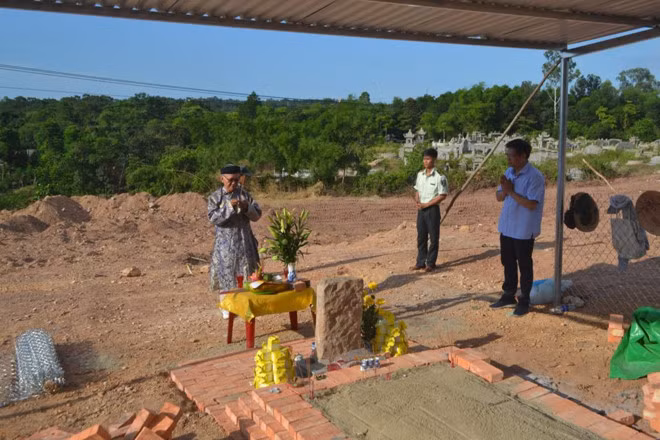Lanh dao Thua Thien - Hue quyet doi lang mo vo vua Tu Duc bi san ui-Hinh-2