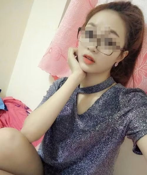 Thế nhưng điều nhiều người không ngờ nhất chính là việc N.B đã lập hẳn một fanpage riêng với hàng chục nghìn người theo dõi. Trong đoạn livestream mới nhất, N.B dõng dạc tuyên bố khi nào đủ 50.000 lượt share sẽ cởi đồ. Song đoạn livestream này đã nhanh chóng bị xóa nhưng nhiều người đã nhanh chóng chụp lại màn hình và trở thành chủ đề bàn tán trong cộng đồng mạng.