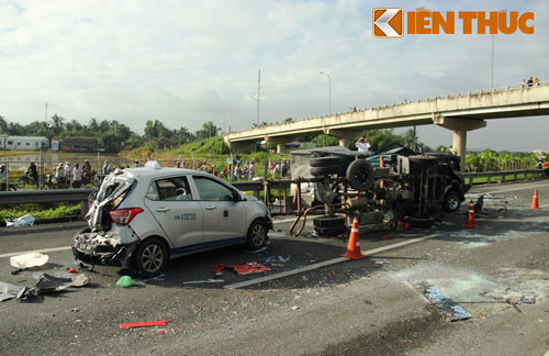 Hiện trường 1 vụ TNGT nghiêm trọng trên cao tốc TP.HCM - Trung Lương.