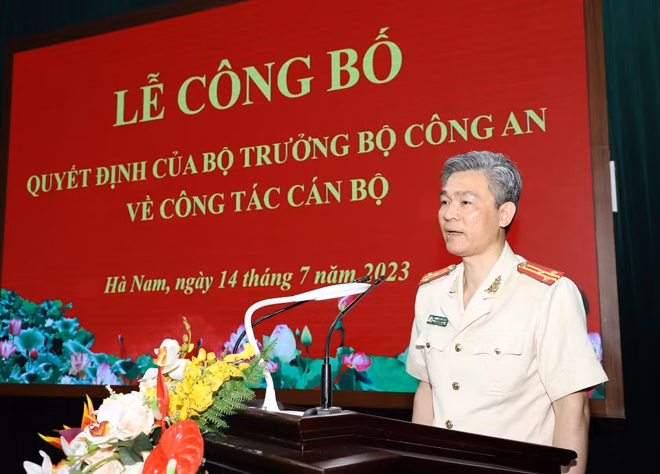 Phát biểu nhận nhiệm vụ, Thượng tá Nguyễn Anh Tuấn trân trọng cảm ơn Đảng ủy Công an Trung ương, lãnh đạo Bộ Công an, Tỉnh uỷ, UBND tỉnh đã tin tưởng, giao trọng trách mới và khẳng định đây là niềm vinh dự, tự hào nhưng cũng là trách nhiệm hết sức nặng nề. Trên cương vị công tác mới, đồng chí nguyện tiếp tục phấn đấu vươn lên, không ngừng học tập, rèn luyện, nâng cao phẩm chất, đạo đức cách mạng, bản lĩnh chính trị, năng lực công tác, đoàn kết nội bộ, phát huy trí tuệ tập thể, hoàn thành xuất sắc nhiệm vụ được giao. 