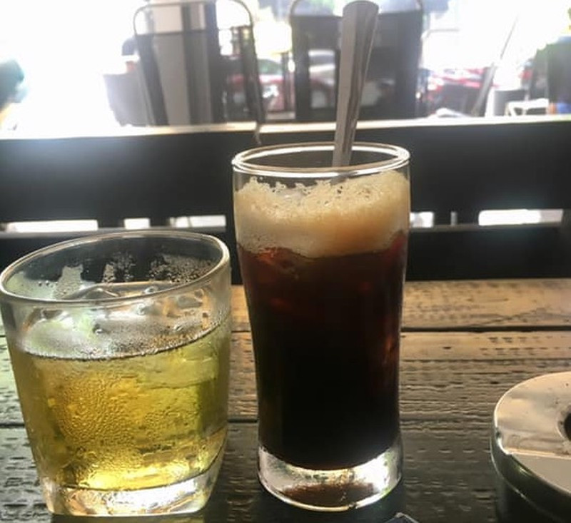 Khẩn trương triển khai đồng bộ các biện pháp nghiệp vụ, một cái tên rất "khét" đã được đưa vào "tầm ngắm", đó là Huỳnh Thanh Nhàn (SN 1982, trú tại ấp Thị 2, thị trấn Mỹ Luông, huyện Chợ Mới, An Giang). Nhàn là đối tượng tù tha về tội "Giết người", vừa ra trại được 5 tháng, là cháu gọi ông Đẹp bằng cậu. Tiếp cận gia đình nạn nhân nắm tình hình, trinh sát được tin chính Nhàn là người đã rủ ông Đẹp đi uống cà phê vào buổi tối ngày 28/6. Như vậy, đây là người cuối cùng gặp nạn nhân trong đêm định mệnh. (Ảnh minh họa, nguồn Internet) 