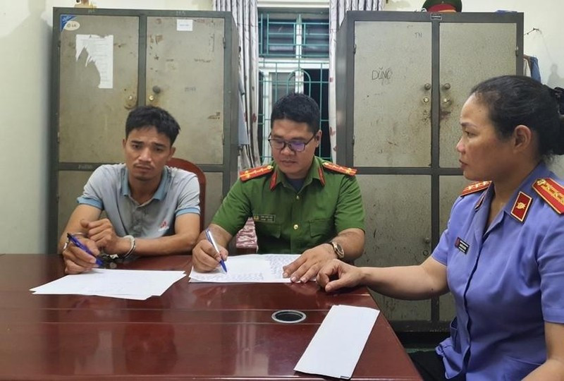 Gây án xong, Thế lấy tấm bạt phủ lên thi thể nạn nhân rồi lục soát đồ đạc và bỏ đi. Do số tài sản chị Páo cầm theo ít nên đối tượng đã vứt trên đường. Số tài sản này sau đó công an đã thu giữ được theo chỉ dẫn của Thế. Dù đã nghĩ ra đủ trăm phương, ngàn kế tạo chứng cứ ngoại phạm sau khi gây án, tuy nhiên cuối cùng gã xe ôm "bệnh hoạn" đã phải tra tay vào còng, chịu sự trừng phạt của pháp luật về hành vi tàn ác của mình. 