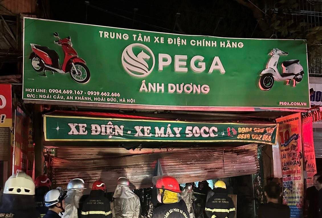 Chay nha dan trong dem khien 3 nguoi tu vong o Ha Noi