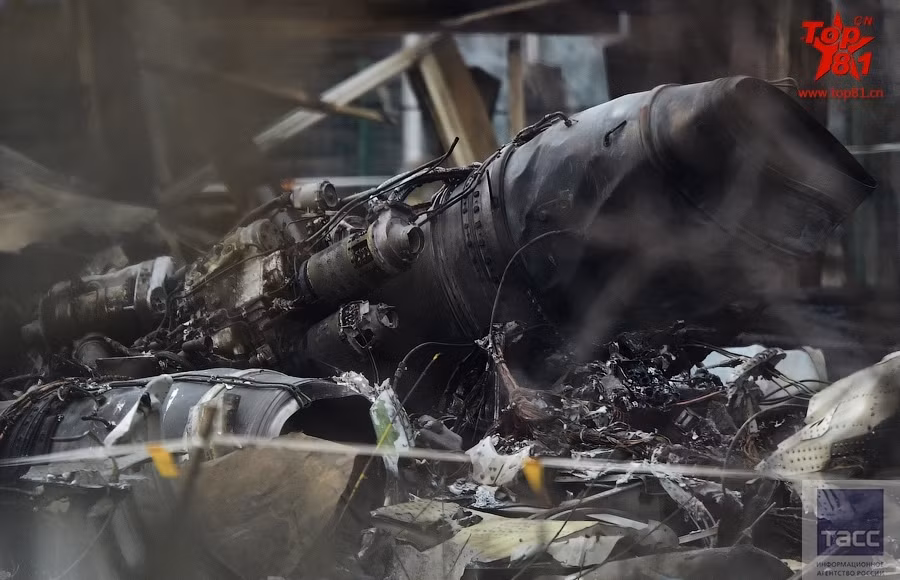 Chiếc máy bay Su-25 sau khi chạm đất đã phát nổ, bốc cháy dữ dội. Nguồn ảnh: TASS