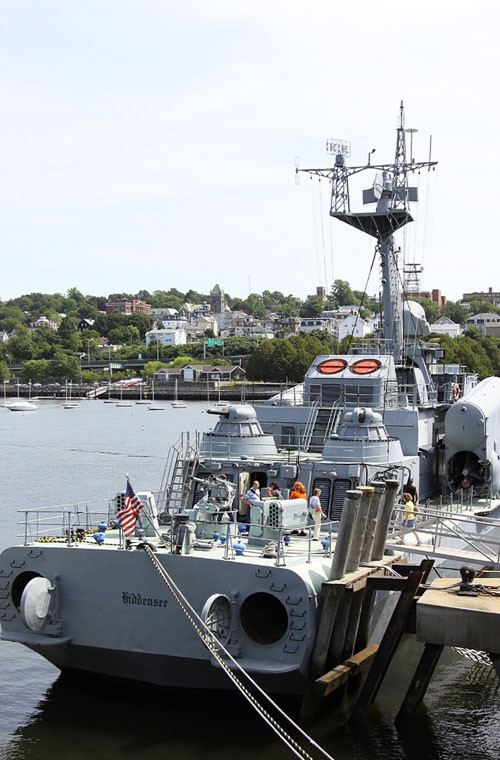 USNS Hiddensee chính thức gia nhập Hải quân Mỹ ngày 14/2/1992 và được chuyển tới Trung tâm huấn luyện tác chiến hải quân ở Solomons (bang Maryland) sử dụng cho hoạt động diễn tập. Sau khi ngân sách Hải quân Mỹ bị cắt giảm vào giữa những năm 1990, USNS Hiddensee chính thức bị loại biên chế vào tháng 4/1996 và chuyển tới "nhà mới" - bảo tàng Battleship Cover vào tháng 6/1997.