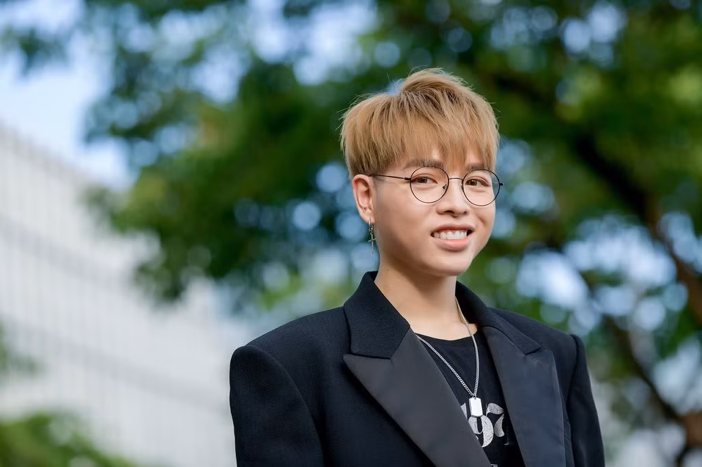 Đây là dấu mốc của Đức Phúc, tên tuổi của anh được nhiều người nhắc đến. Thời gian gần đây, nam ca sĩ cũng có nhiều ca khúc được chú ý như Anh ở đây mà, Yêu được không, Hết thương cạn nhớ.