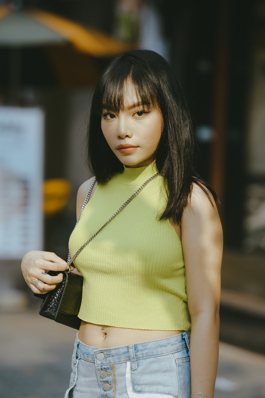 Hai năm trước, Vũ Thảo My trở lại trên thị trường âm nhạc. Hình ảnh của nữ ca sĩ cũng đã có nhiều thay đổi. Cô theo đuổi phong cách sexy, cá tính. Thời gian gần đây, nữ ca sĩ thường xuyên đăng tải những bức ảnh sexy, cá tính trên trang cá nhân.