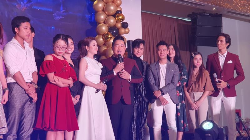 Du tiec sinh nhat dan anh, To My ‘choi lay’ tang mam de Quang Le giam can-Hinh-2