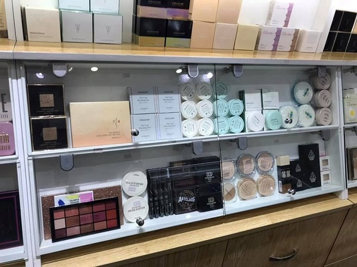 Ha Noi: Hang loat my pham L’Oreal gia bi thu giu-Hinh-3