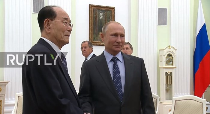 Vị khách đặc biệt của nước Nga sẽ xuất hiện trong Thoe là Phó thủ tướng kiêm Chủ tịch LĐBĐ Triều Tiên - ông Ri Ryong-nam.