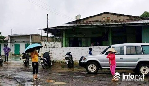 Khu quanh khu vực khám xét an ninh được thắt chặt.