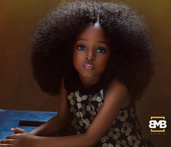 Bé Jare thu hút sự chú ý với đôi mắt to tròn, biểu cảm tự tin và gương mặt xinh xắn. Ảnh: Instagram.