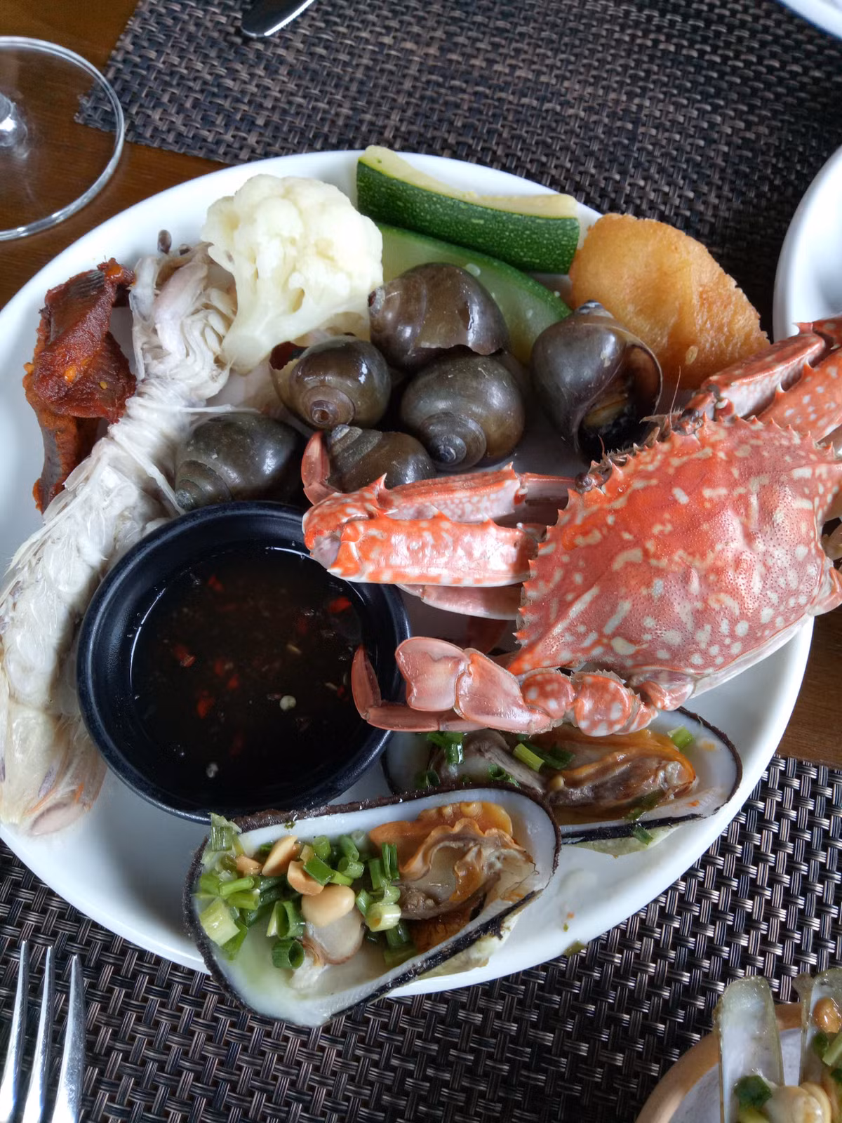 An o Bay Buffet Ho Tay, thuc khach nhap vien vi ngo doc?-Hinh-4