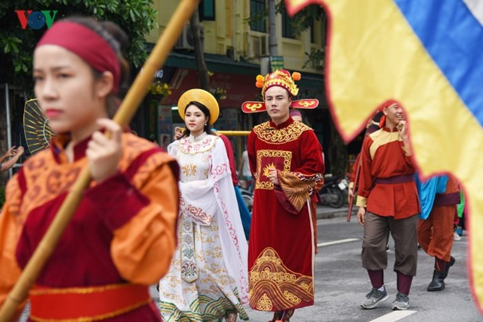 Tái hiện rước Trạng vinh quy.