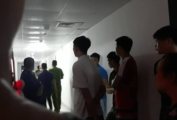 Sự việc xảy ra khiến nhiều người dân sinh sống ở chung cư HH02 vô cùng bàng hoàng