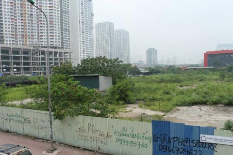 Việc bỏ hoang khu đất trong nhiều năm liền không chỉ gây lãng phí tài nguyên và còn khiến bộ mặt của Thủ đô xấu đi trong mắt bạn bè quốc tế.