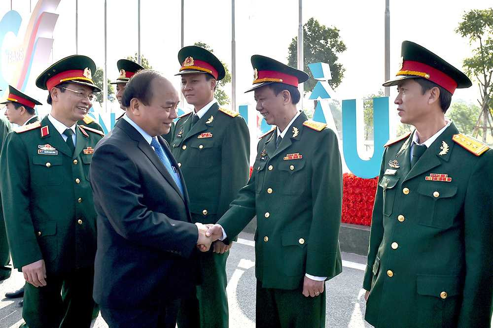 “Bat mi” ve nam “vang” cua Viettel duoi thoi tuong Nguyen Manh Hung