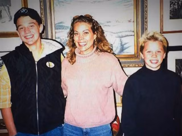 Nguoi phu nu chet duoi 16 nhat dao, canh sat bi “danh lac huong” kho tin-Hinh-2