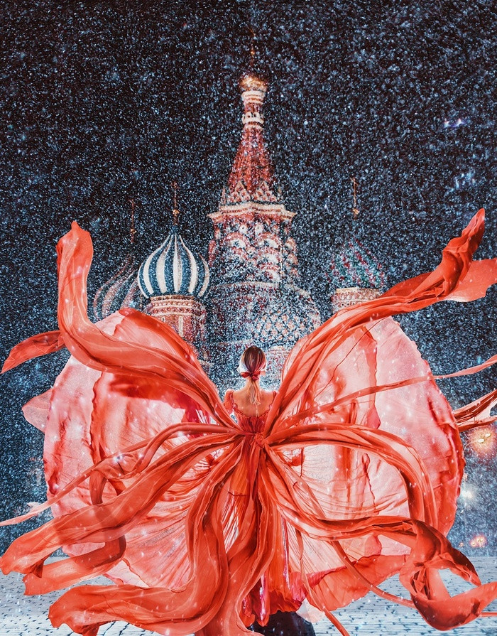 Khoảnh khắc tuyệt đẹp của người mẫu Nataly khi khoác lên mình bộ váy đỏ quyến rũ tại quảng trường Đỏ, Moscow đã được ghi lại.