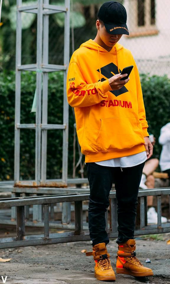 Phúc Nguyễn cũng là người đam mê và sưu tập trang phục hàng hiệu.