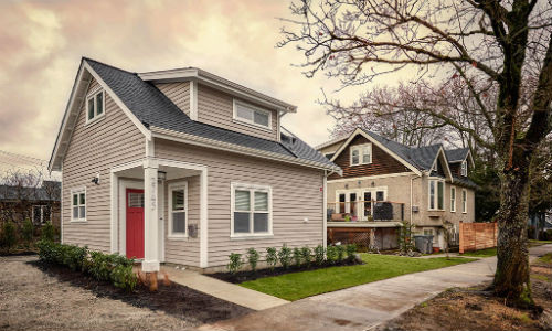 Tìm hiểu nguyên nhân mà chủ hộ bán căn nhà là lưu ý đầu tiên khi mua nhà cũ. Ảnh: Smallwwork.