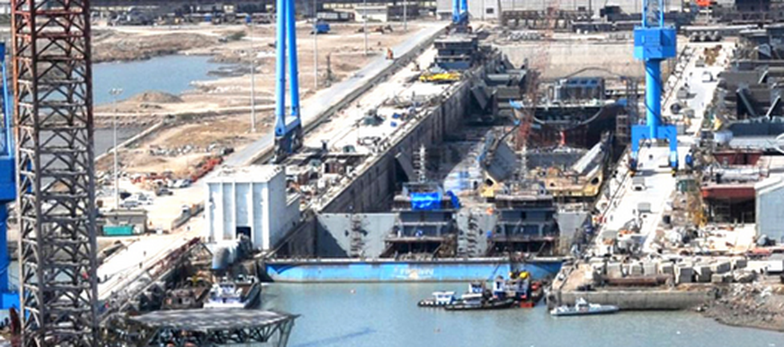 Tập đoàn đóng tàu thống nhất của Nga (USC) dự định mua lại nhà máy đóng tàu tư nhân lớn của Ấn Độ mang tên Reliance Naval and Engineering Ltd (RNEL hoặc RNAVAL) đặt tại Pipavava (bang Gujarat).