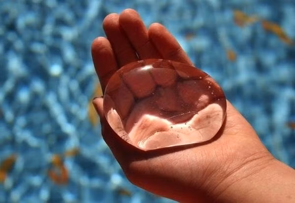 Cũng giống như vỏ của Ooho, tất cả chúng đều được làm từ những nguyên liệu dễ dàng phân hủy. (Nguồn Bored Panda)