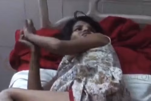 Cảnh sát địa phương đang tìm cách xác nhận danh tính của cô bé thông qua các báo cáo mất tích, đồng thời tìm hiểu xem tại sao cô bé lại lạc vào rừng và bố mẹ là ai. (Nguồn Sina)