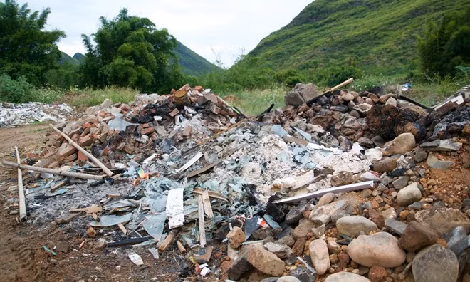 Trung Quoc: Rac thai ngap ngua tai thanh pho du lich Que Lam-Hinh-2