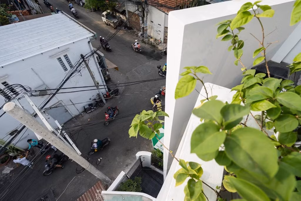 Tầm nhìn từ tầng cao nhất của căn nhà.